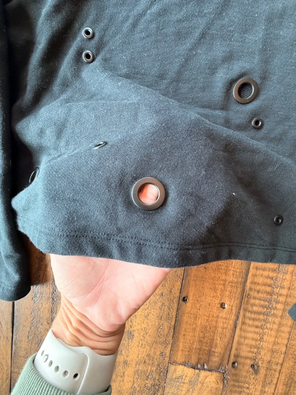 Alo Yoga Black Grommet Embellished Cropped Sweatshirt Pullover L